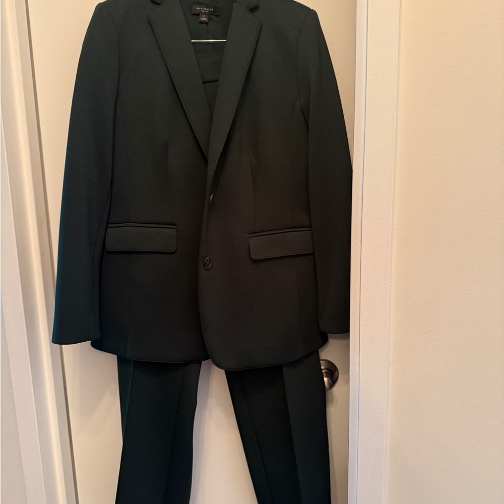 Ann Taylor Elegant Dark Green Women's Suit